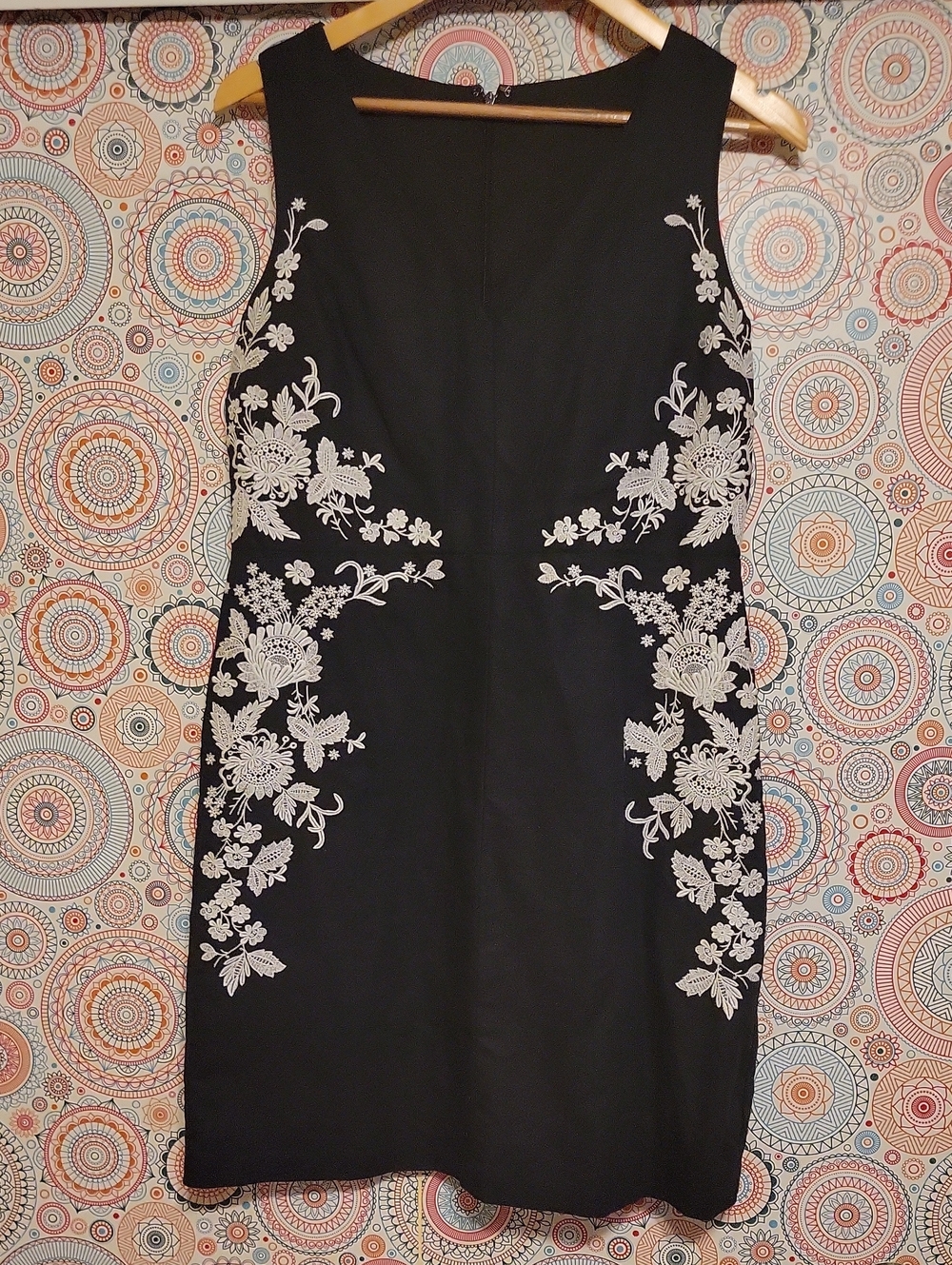 Black Sleeveless Floral Embroidered Sheath Dress